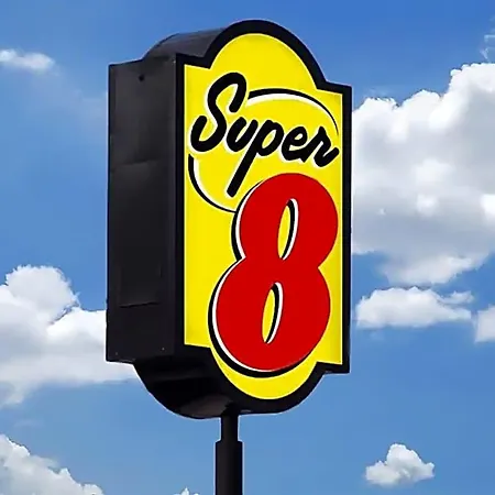 Super 8 By Wyndham Montreal-2